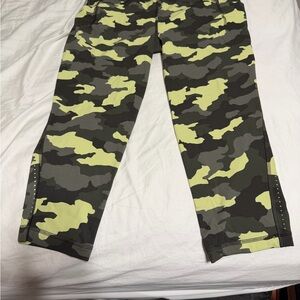Lululemon Camouflage Leggings - Green and Black